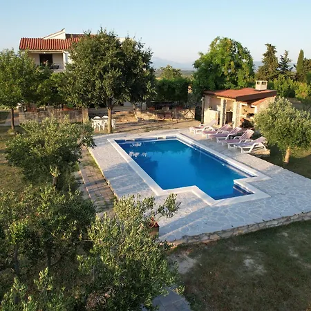 Mandorla With Private Pool