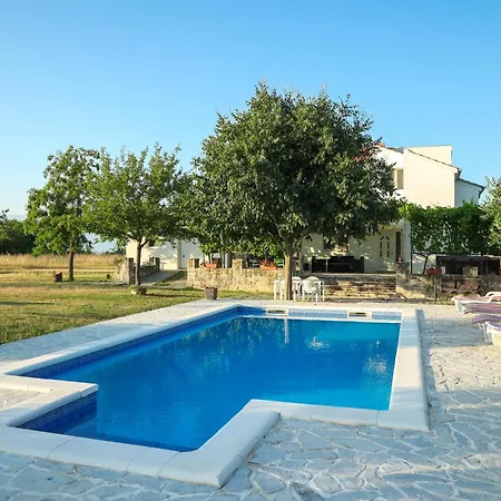 Mandorla With Private Pool Casa vacanze