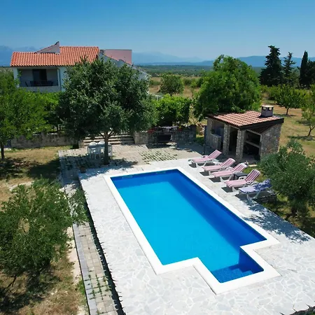 Mandorla With Private Pool Zara