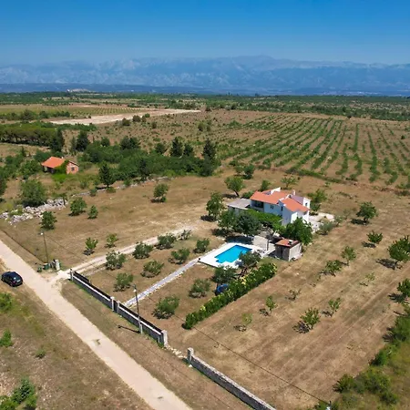 Mandorla With Private Pool Casa vacanze