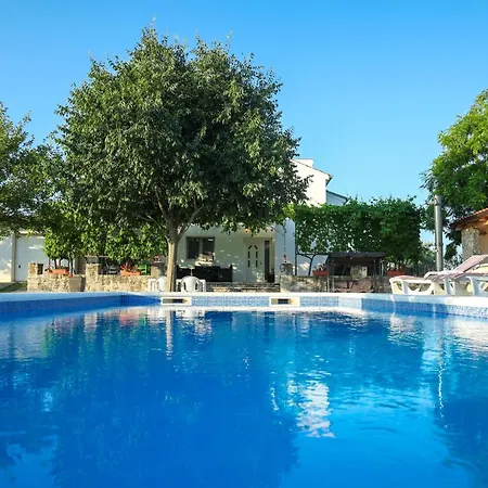 Mandorla With Private Pool *