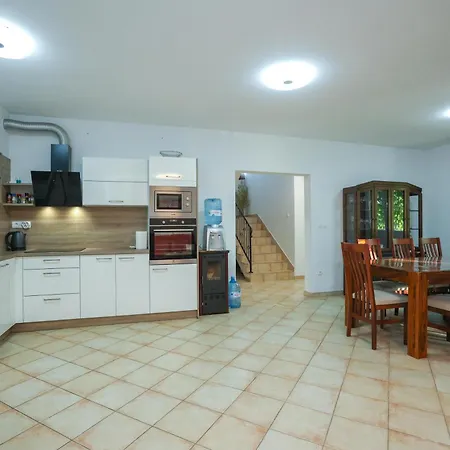 Mandorla With Private Pool Casa vacanze