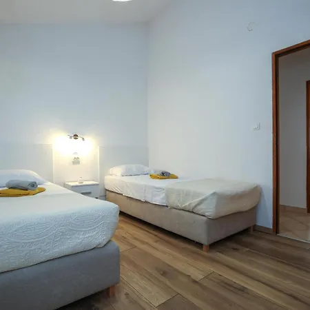 Mandorla With Private Pool *