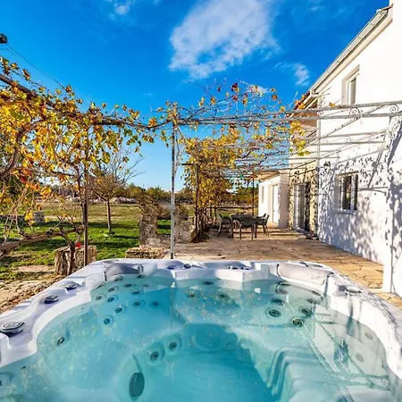 Mandorla With Private Pool Dom wakacyjny Zadar