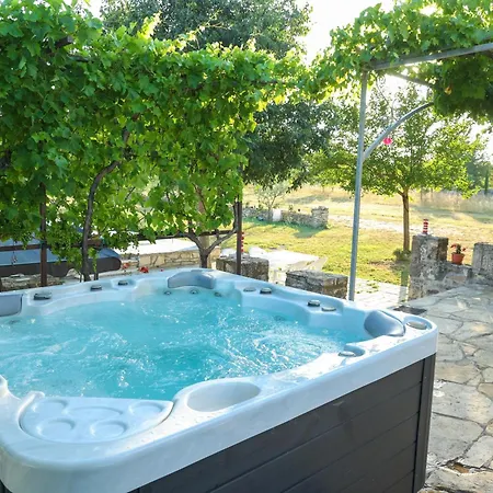 Mandorla With Private Pool *