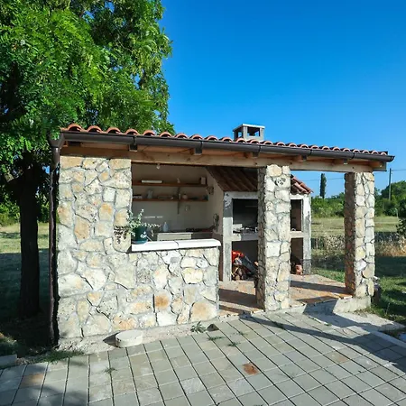 Mandorla With Private Pool