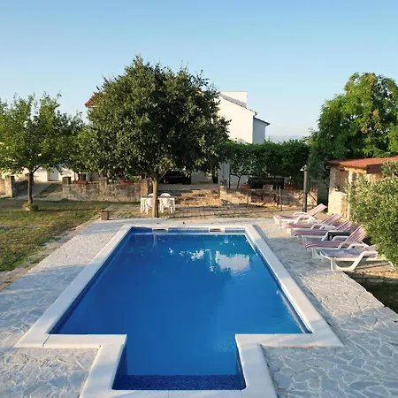 Mandorla With Private Pool