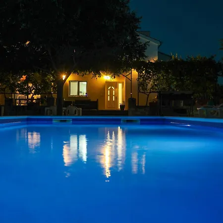 Mandorla With Private Pool