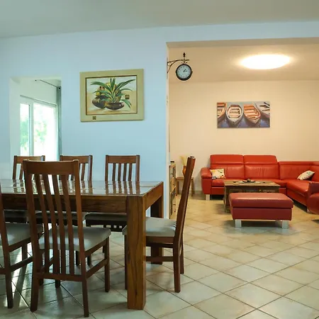 Mandorla With Private Pool