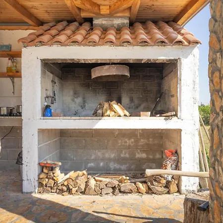 Mandorla With Private Pool *