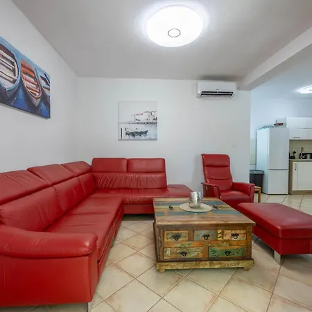 Mandorla With Private Pool