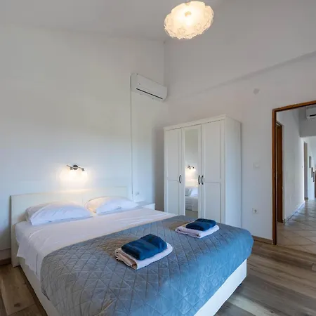 Holiday home Mandorla With Private Pool