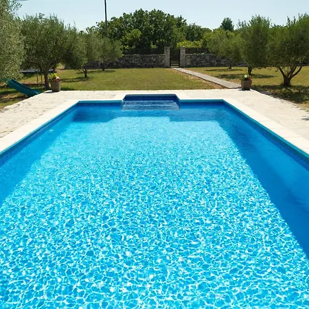 Mandorla With Private Pool