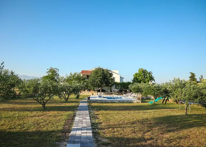 Сasa de vacaciones Mandorla With Private Pool Zadar