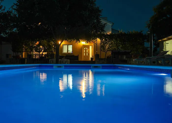 Mandorla With Private Pool