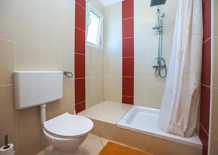 Mandorla With Private Pool